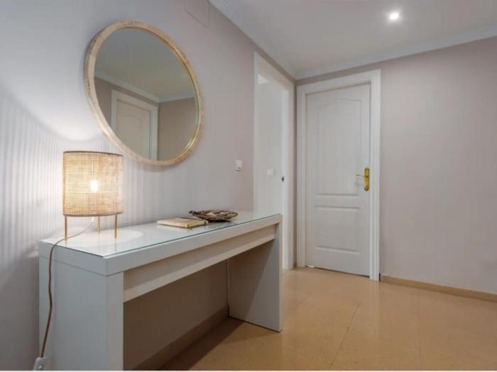 Stylish Spacious Apt, Comfy Pool Prime Location * Marbella