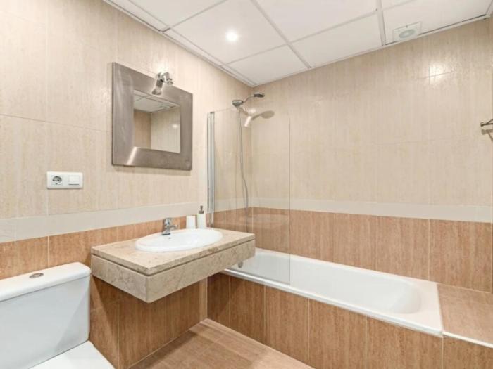 Stylish Spacious Apt, Comfy Pool Prime Location * Marbella