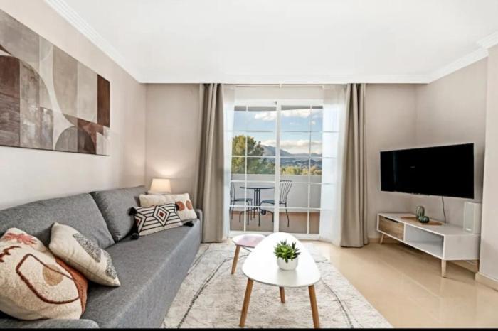 Stylish Spacious Apt, Comfy Pool Prime Location Apartment Marbella