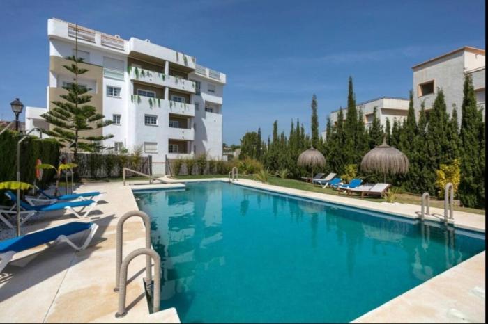 Apartment Stylish Spacious Apt, Comfy Pool Prime Location